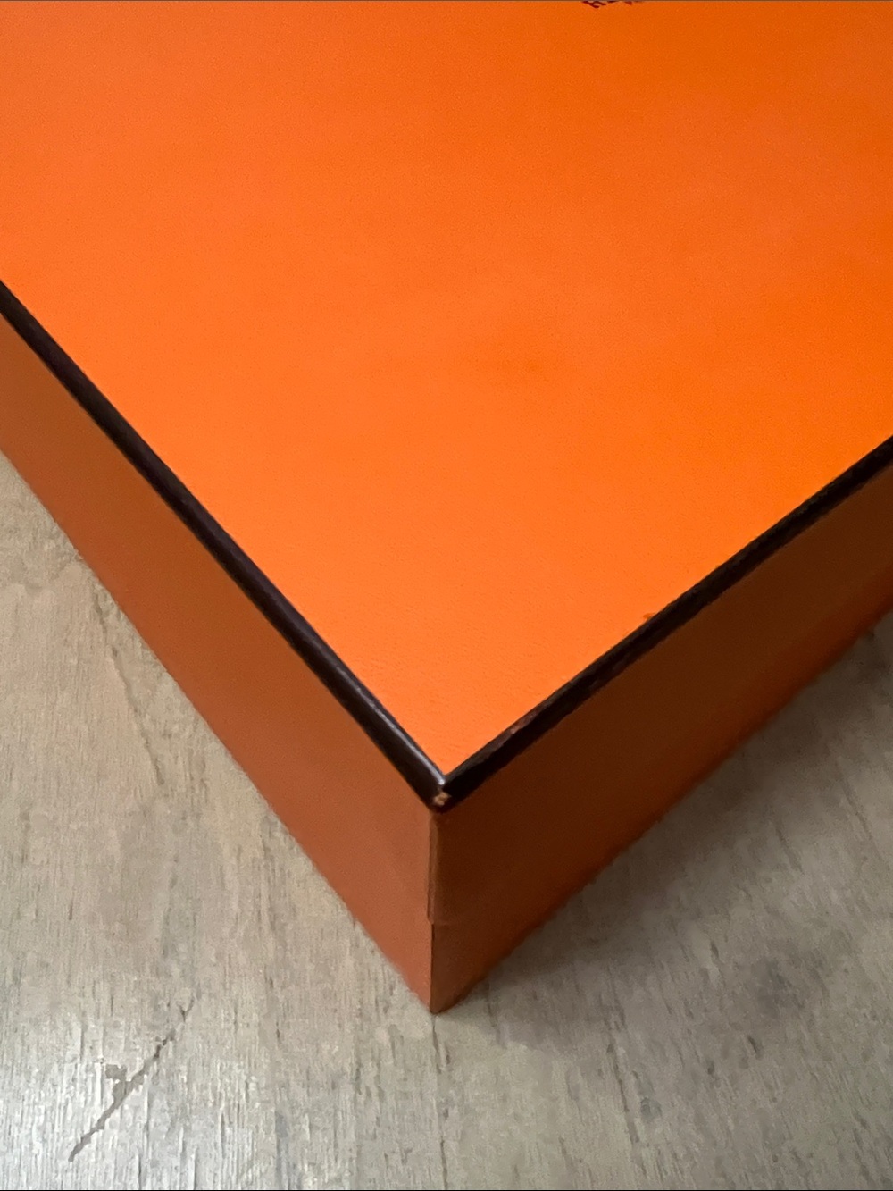 Box - Signature Orange - Picture 7 of 12